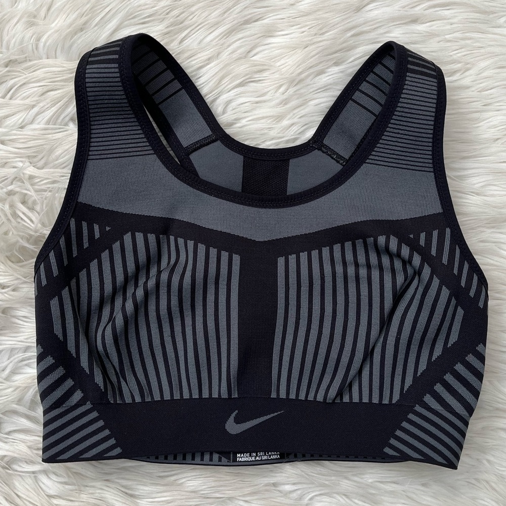 {Nike} FE/NOM Flyknit Compression Sports Bra in Black & Grey - Women's Small